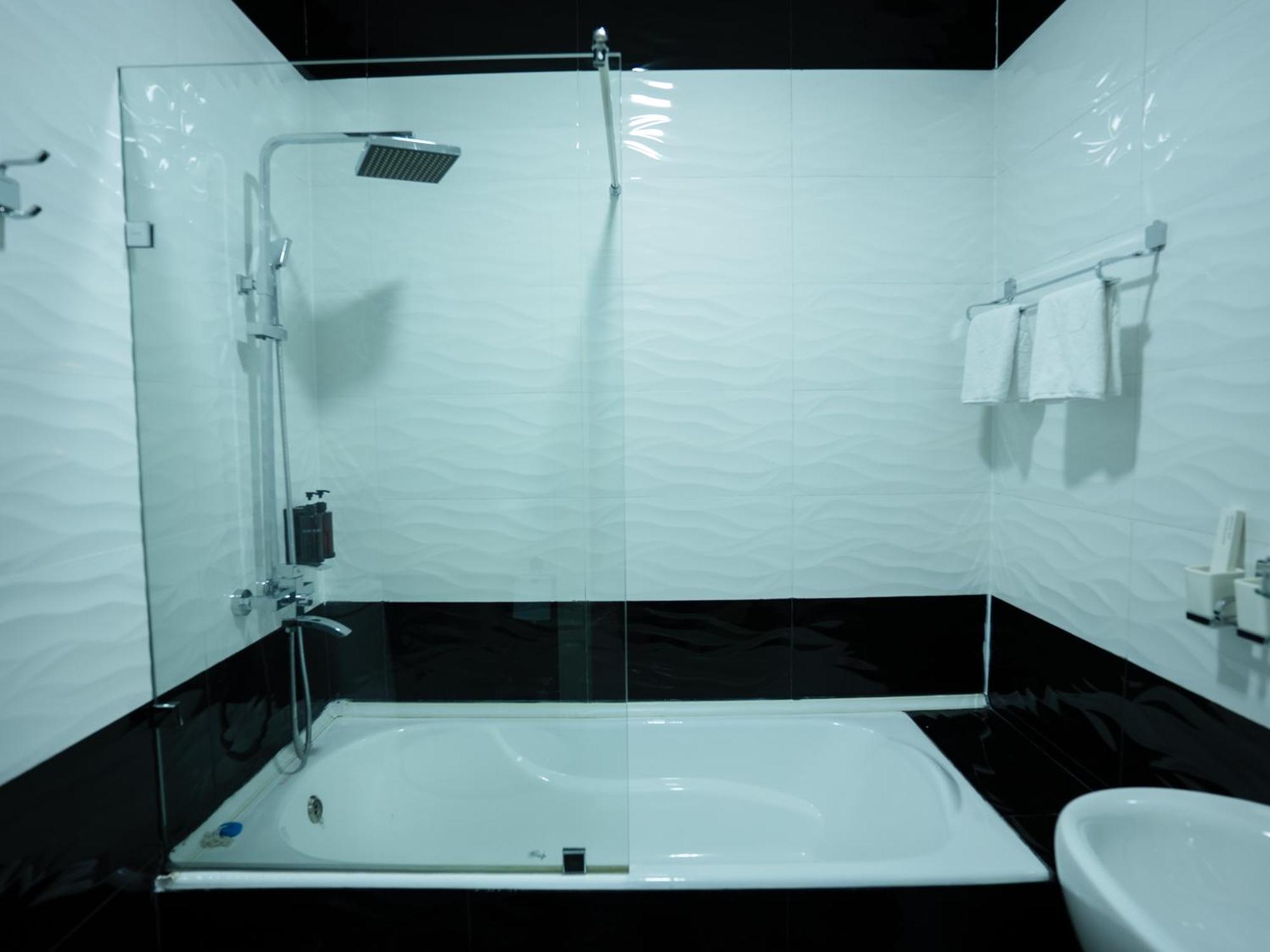 Avant Wellness Hotel Pool&Spa, Free Airport Shuttle Service Tasjkent Exteriör bild